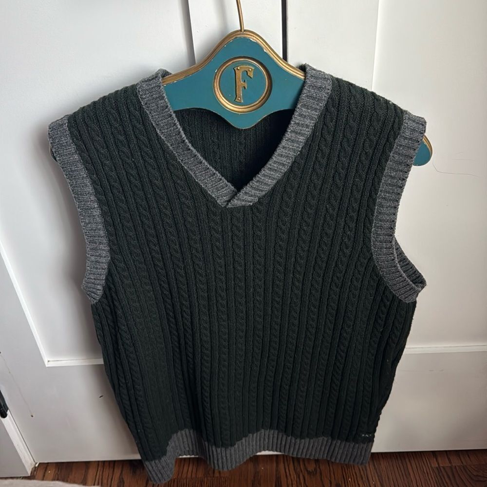 Knickerbocker - Wool Cable Knit Sweater Vest in a Green/Gray - M